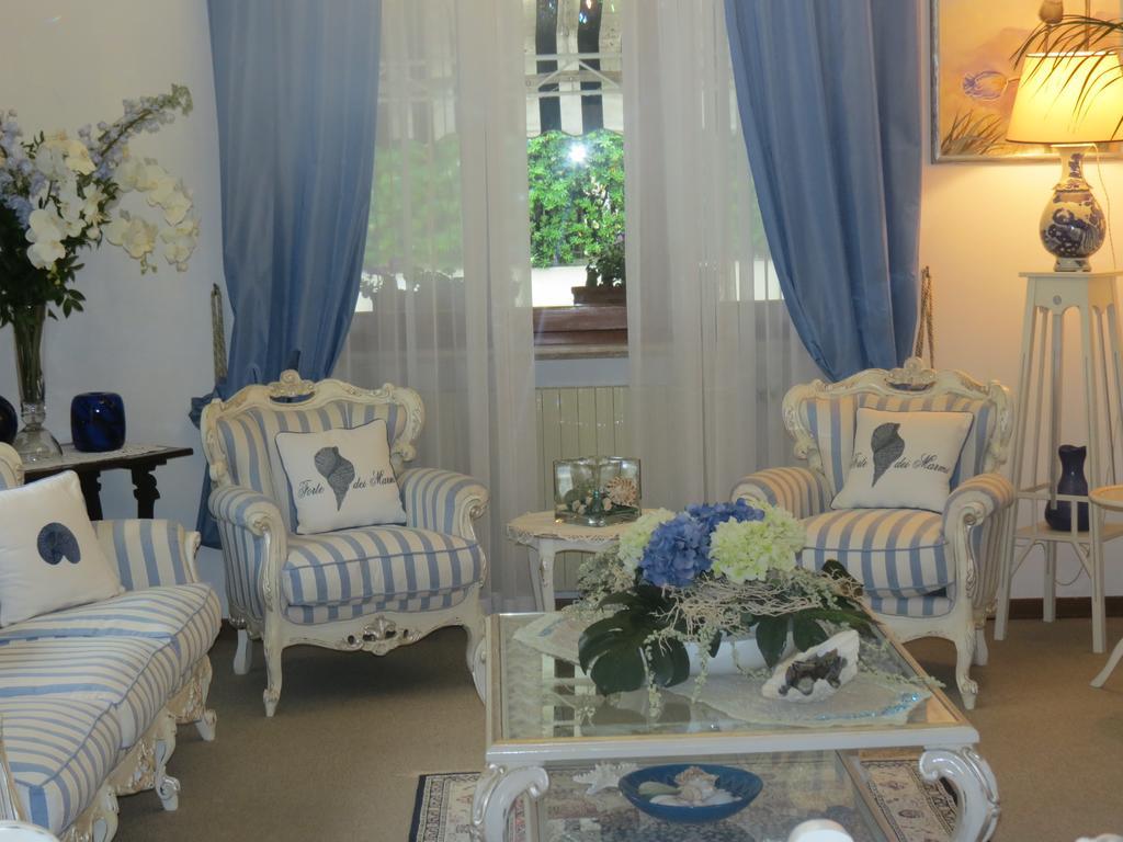 Hotel Tirreno ฟอร์เต เดย์ มาร์มี ภายนอก รูปภาพ