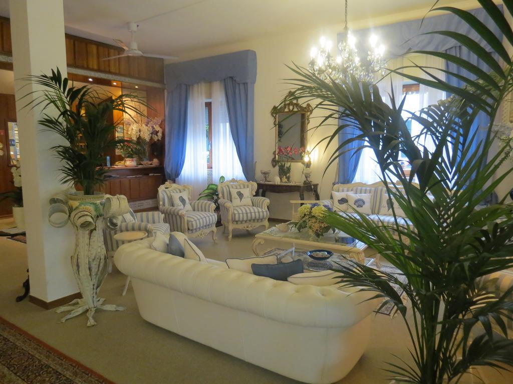 Hotel Tirreno ฟอร์เต เดย์ มาร์มี ภายนอก รูปภาพ