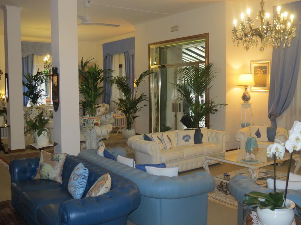 Hotel Tirreno ฟอร์เต เดย์ มาร์มี ภายนอก รูปภาพ