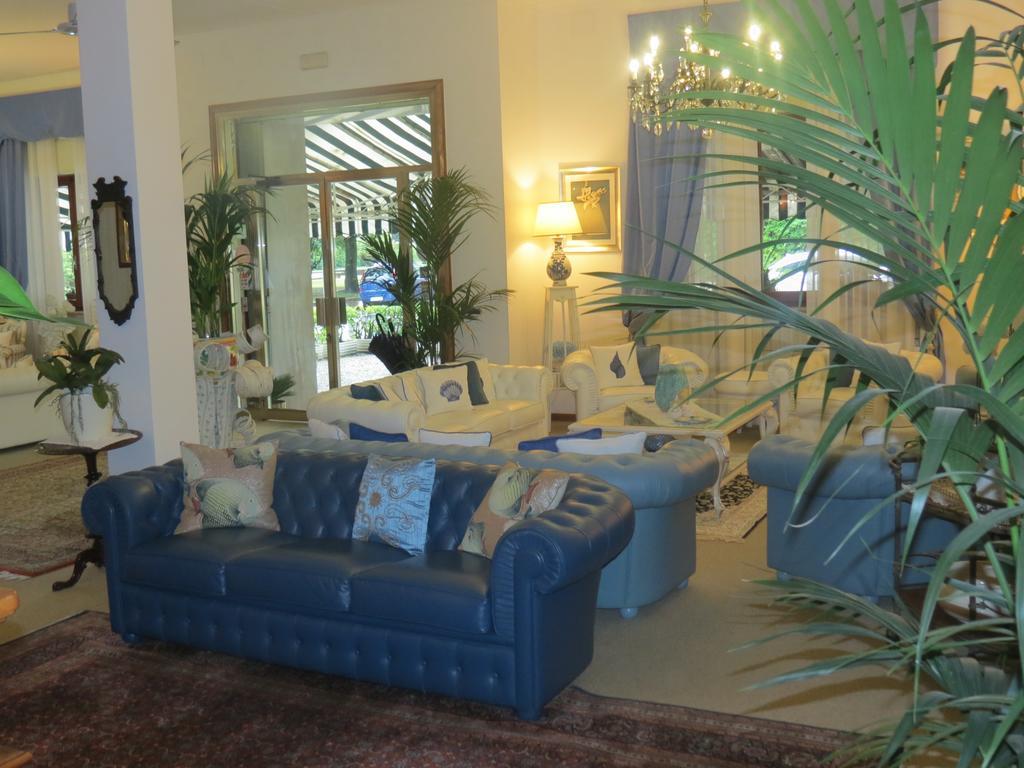 Hotel Tirreno ฟอร์เต เดย์ มาร์มี ภายนอก รูปภาพ