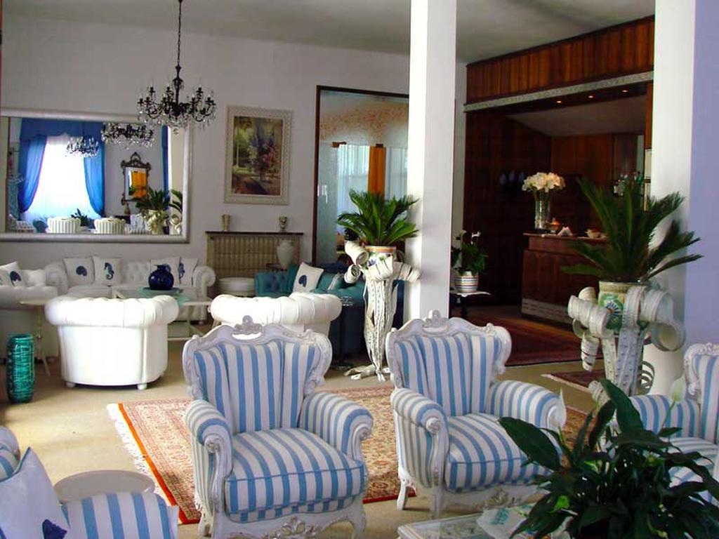 Hotel Tirreno ฟอร์เต เดย์ มาร์มี ภายนอก รูปภาพ